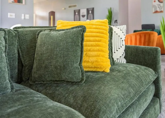 Modern Comfort Stylish 3br Getaway Loves Park