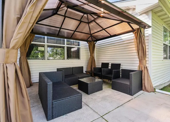 Modern Comfort Stylish 3br Getaway * Loves Park