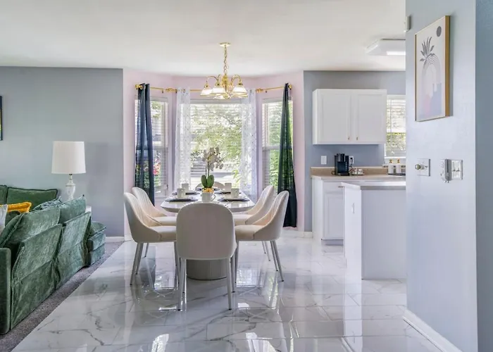 Modern Comfort Stylish 3br Getaway * Loves Park
