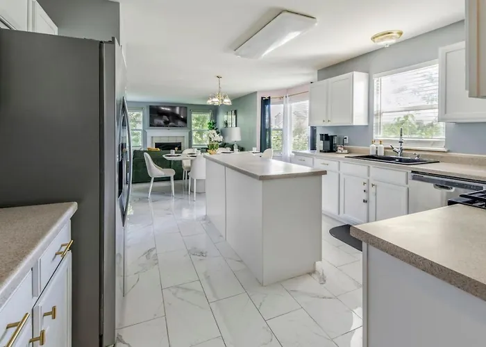 Modern Comfort Stylish 3br Getaway Ferienhaus