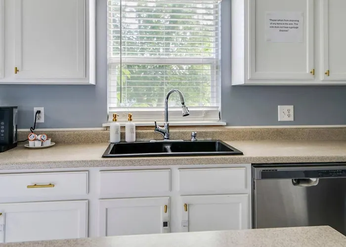 Modern Comfort Stylish 3br Getaway Loves Park