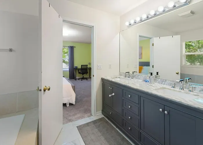 Modern Comfort Stylish 3br Getaway Ferienhaus Loves Park