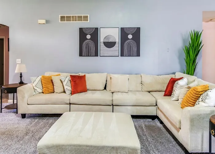 Modern Comfort Stylish 3br Getaway *