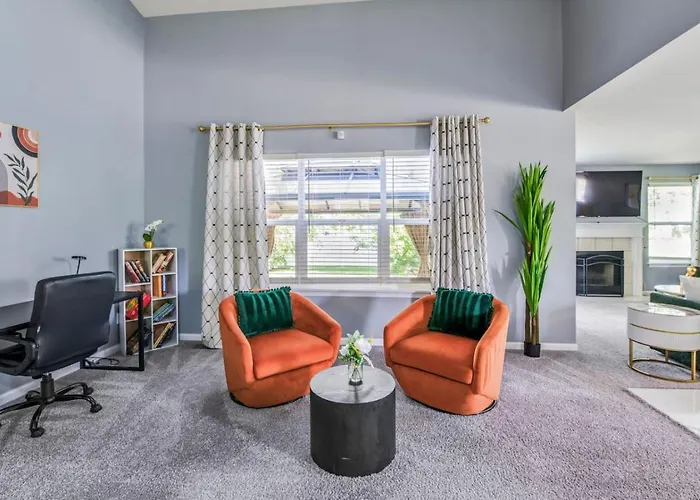 Modern Comfort Stylish 3br Getaway