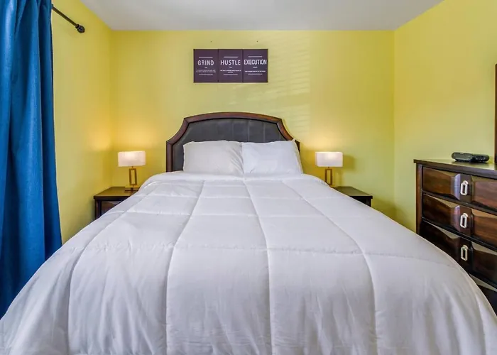 Modern Comfort Stylish 3br Getaway *