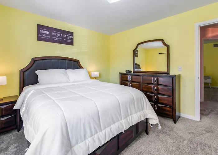 Modern Comfort Stylish 3br Getaway